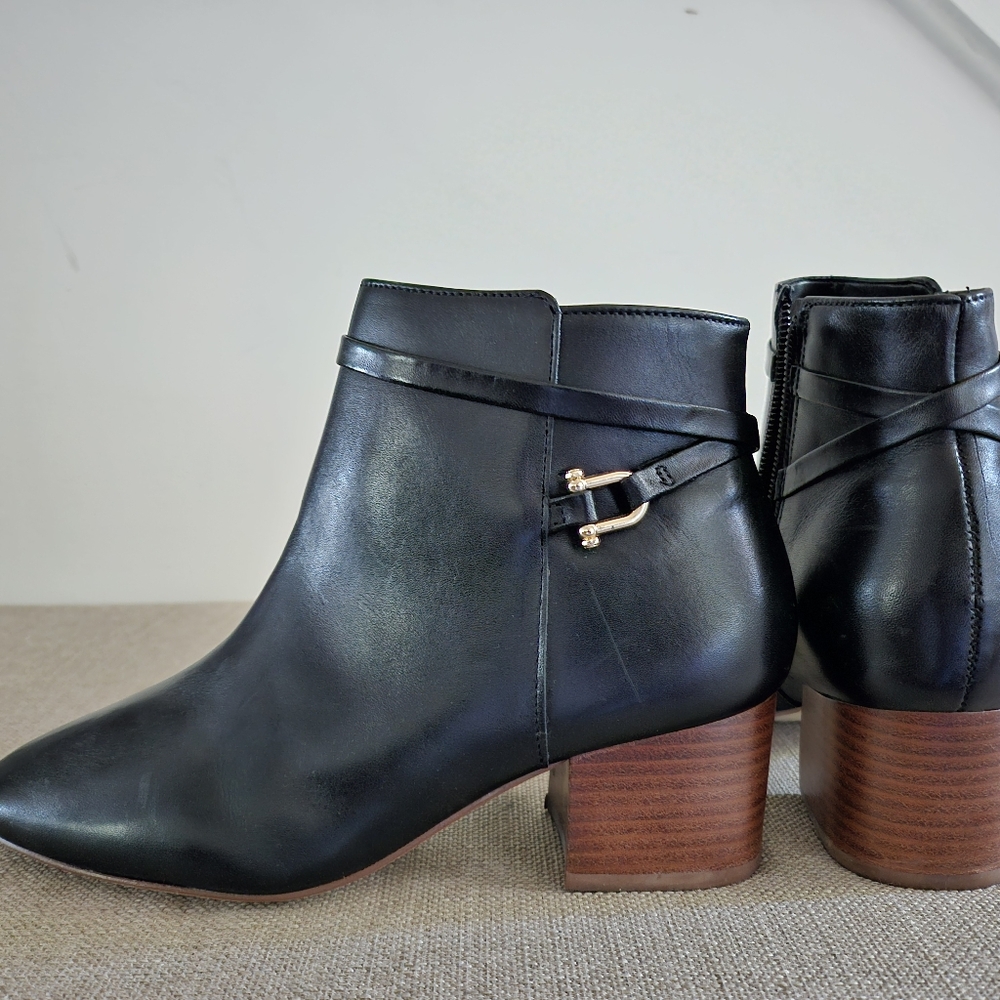 New Talbots black ankle boots Harlow buckle size 6M
